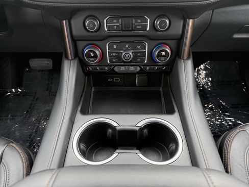 Used 2022 Chevrolet Tahoe High Country image 15