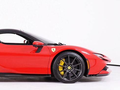 Used 2024 Ferrari SF90 Spider AWD/4WD image 18
