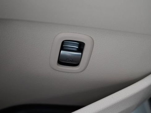 Used 2025 Mercedes-Benz C 300 4MATIC Sedan image 31