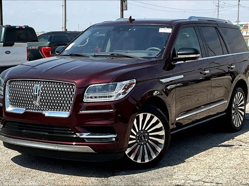 Used 2018 Lincoln Navigator Reserve w/ Technology Package image 6