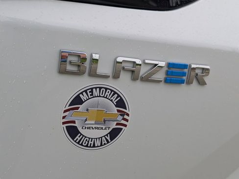 Used 2024 Chevrolet Blazer EV LT AWD/4WD image 19