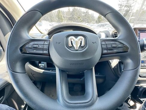 Used 2026 RAM ProMaster 2500 w/ Convenience Group FWD image 24