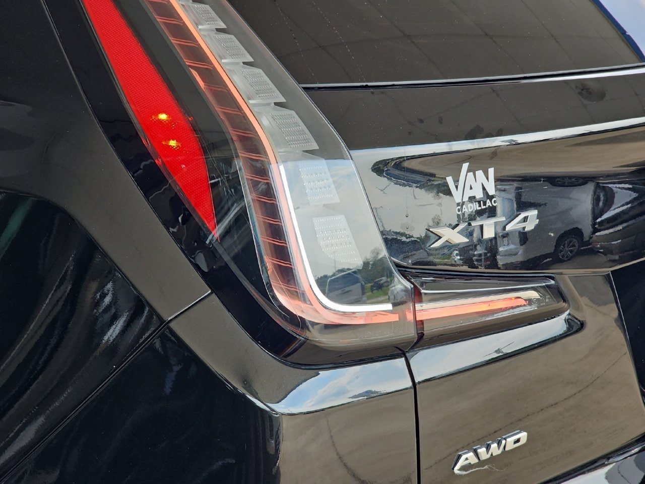 Used 2019 Cadillac XT4 Sport AWD/4WD image 36