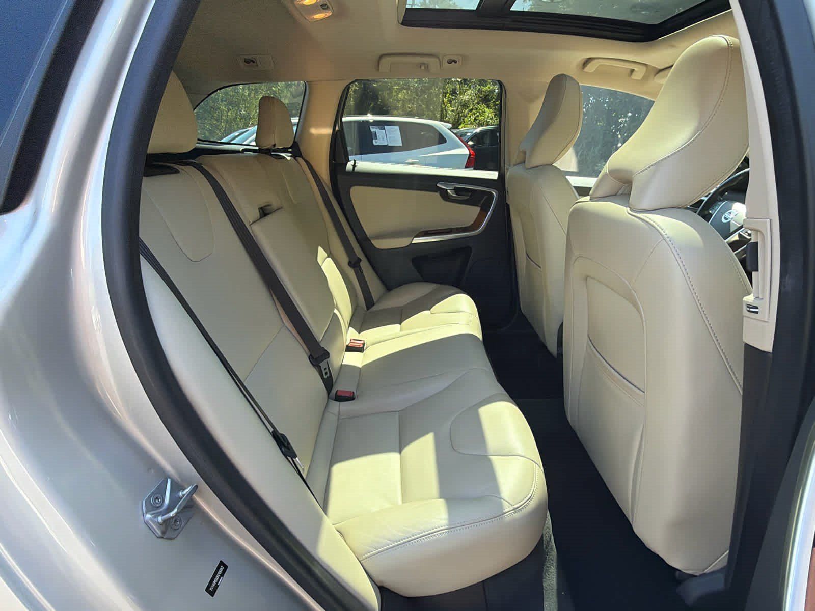 Used 2017 Volvo XC60 T5 Inscription w/ Preferred Option Package FWD image 20