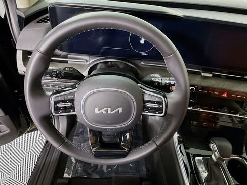 Used 2024 Kia Carnival SX FWD image 20