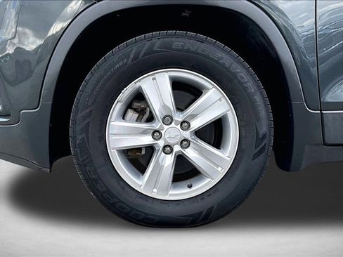 Used 2020 Chevrolet Trax LS FWD image 10
