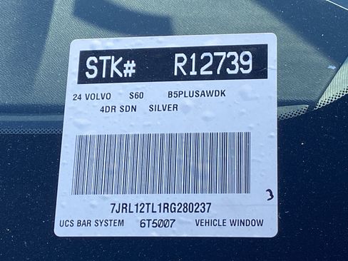 Used 2024 Volvo S60 B5 Plus image 31