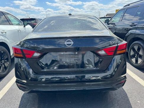 Used 2024 Nissan Altima 2.5 SV image 3