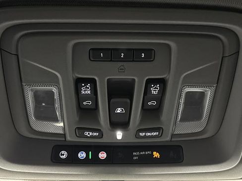 Used 2022 Chevrolet Silverado 2500 LTZ AWD/4WD image 27
