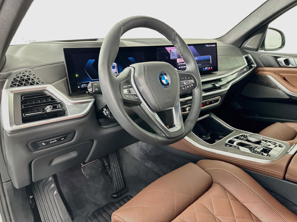Used 2026 BMW X5 xDrive50e w/ Climate Comfort Package AWD/4WD image 9