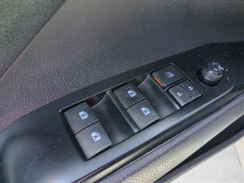 Used 2019 Toyota Camry LE FWD image 10