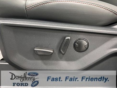 New 2025 Ford Expedition Active image 25