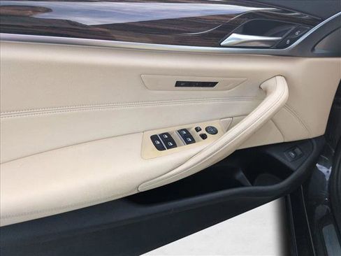 Used 2019 BMW 530i image 12