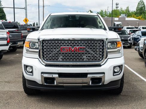 Used 2016 GMC Sierra 2500 Denali w/ Duramax Plus Package AWD/4WD image 2