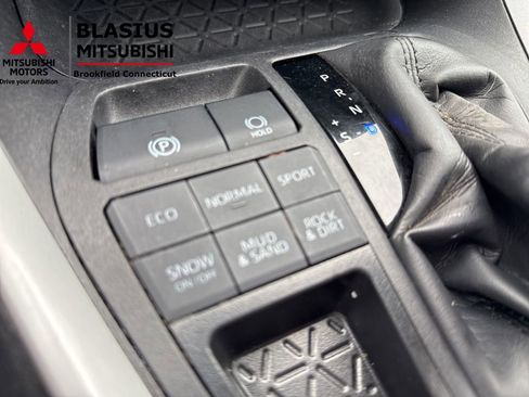 Used 2024 Toyota RAV4 LE AWD/4WD image 30