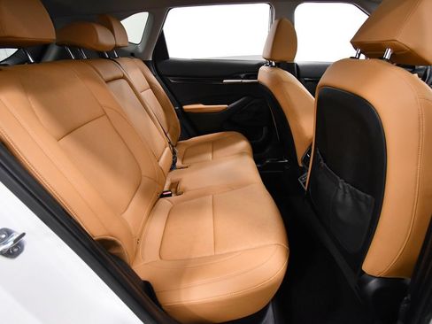 Certified 2024 Kia Seltos EX AWD/4WD image 18