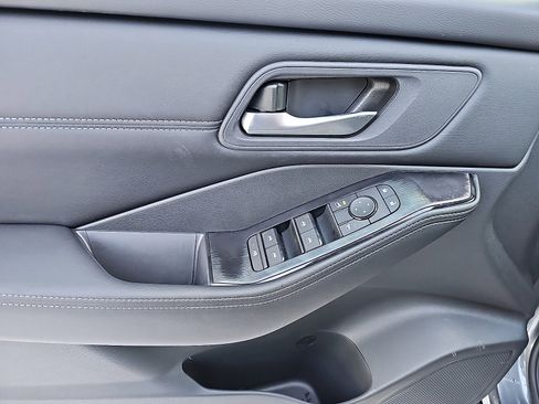 New 2026 Nissan Rogue SV image 8