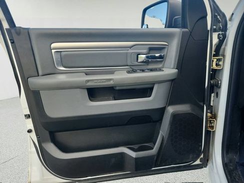 Used 2019 RAM 1500 Classic SLT AWD/4WD image 16