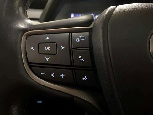 Used 2019 Lexus UX 250h w/ Premium Package image 31