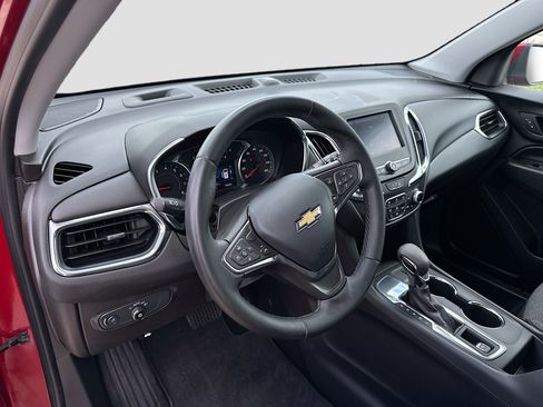 Used 2024 Chevrolet Equinox LT image 9