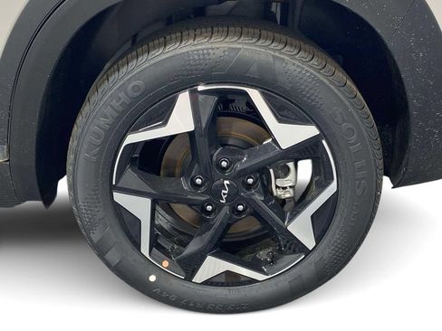 New 2026 Kia Seltos S AWD/4WD image 10