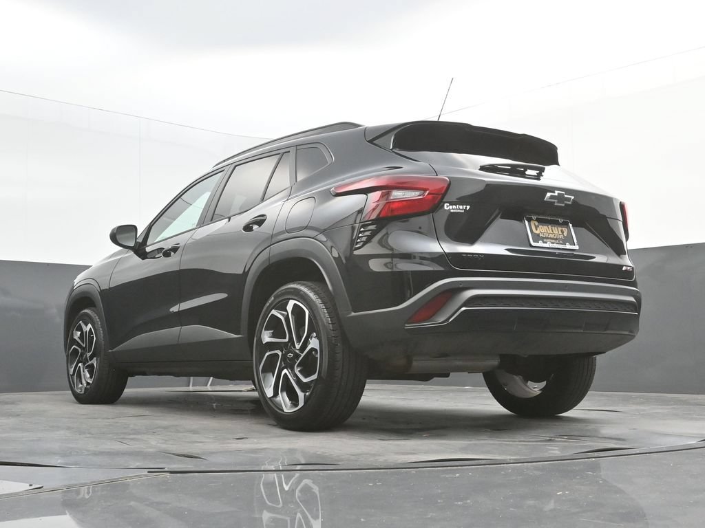 Used 2025 Chevrolet Trax RS w/ Driver Confidence Package FWD image 44