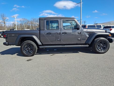 Used 2025 Jeep Gladiator Sport AWD/4WD image 7