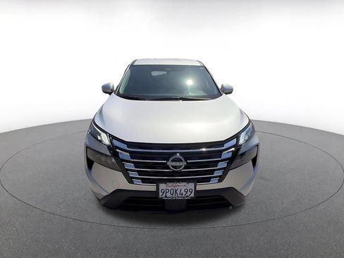 Used 2025 Nissan Rogue SV FWD image 4