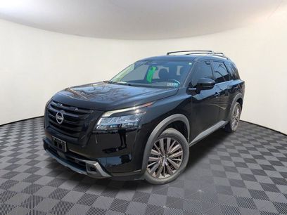 Used 2023 Nissan Pathfinder SL w/ SL Premium Package