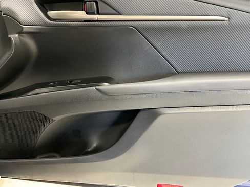 Used 2025 Toyota Camry SE image 20