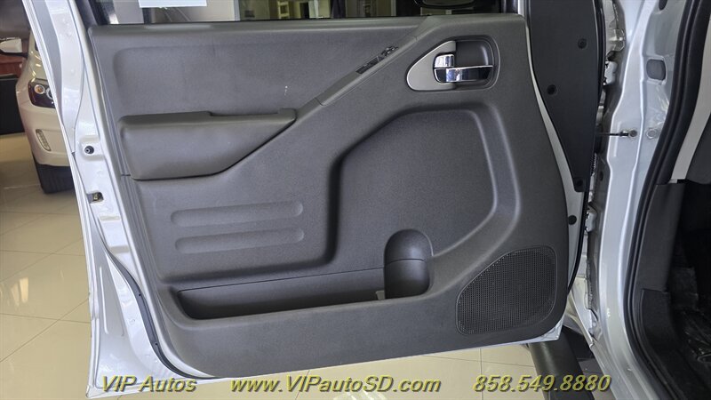 Used 2018 Nissan Frontier SV RWD image 10