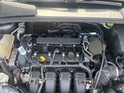 Used 2015 Ford Focus SE FWD image 16