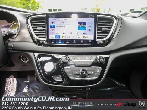 New 2025 Chrysler Voyager LX FWD image 14