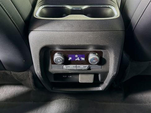 Used 2024 GMC Acadia Elevation image 27