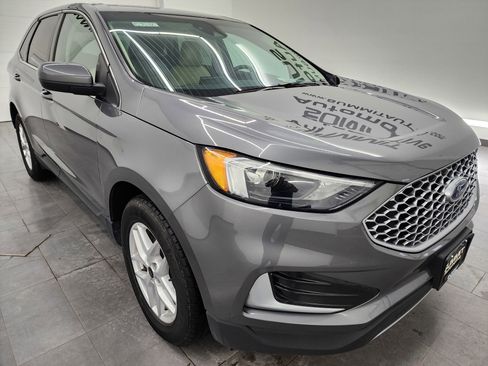 Used 2024 Ford Edge SEL image 2