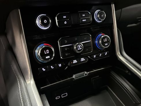 Used 2021 GMC Yukon XL Denali w/ Denali Ultimate Package AWD/4WD image 38
