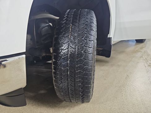Certified 2022 Chevrolet Silverado 1500 LT AWD/4WD image 37