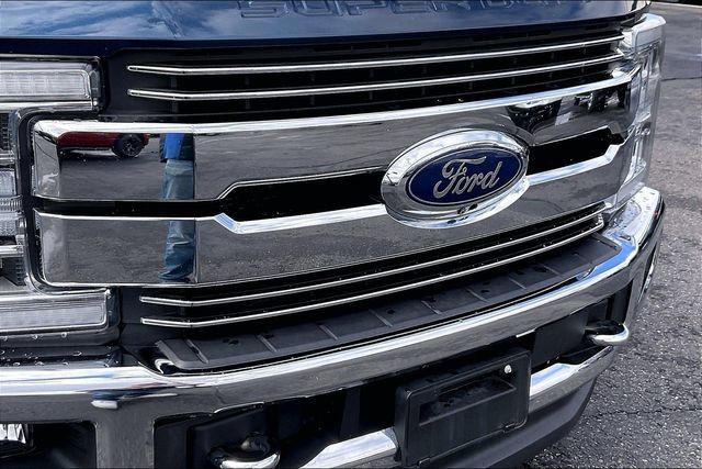 Used 2019 Ford F350 Lariat w/ Lariat Ultimate Package AWD/4WD image 31