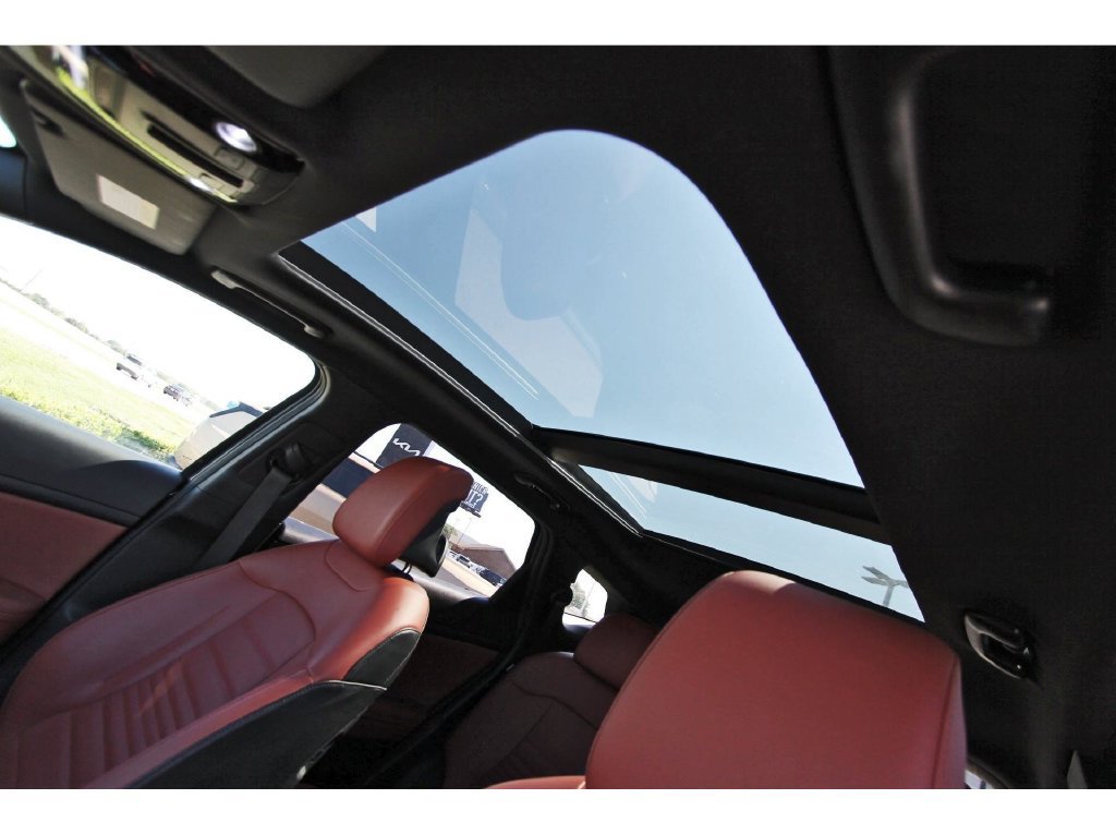 Used 2024 Kia Sportage SX FWD image 33