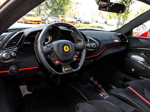 Used 2019 Ferrari 488 Pista Coupe RWD image 21