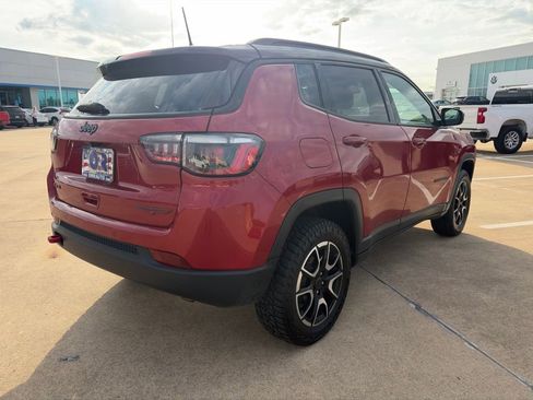 Used 2025 Jeep Compass Trailhawk AWD/4WD image 6