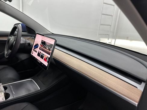 Used 2023 Tesla Model 3 Standard Range RWD image 19