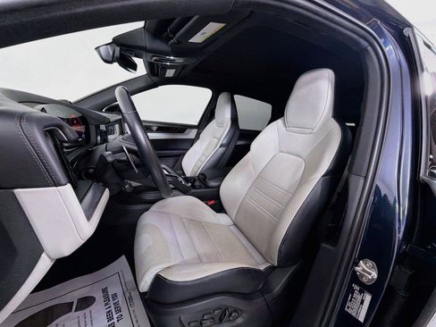 Certified 2024 Porsche Cayenne S AWD/4WD image 5