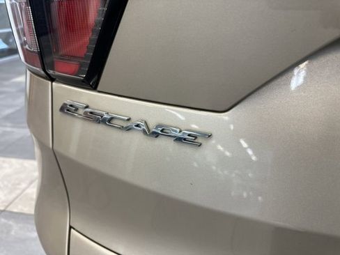 Used 2017 Ford Escape Titanium FWD image 9