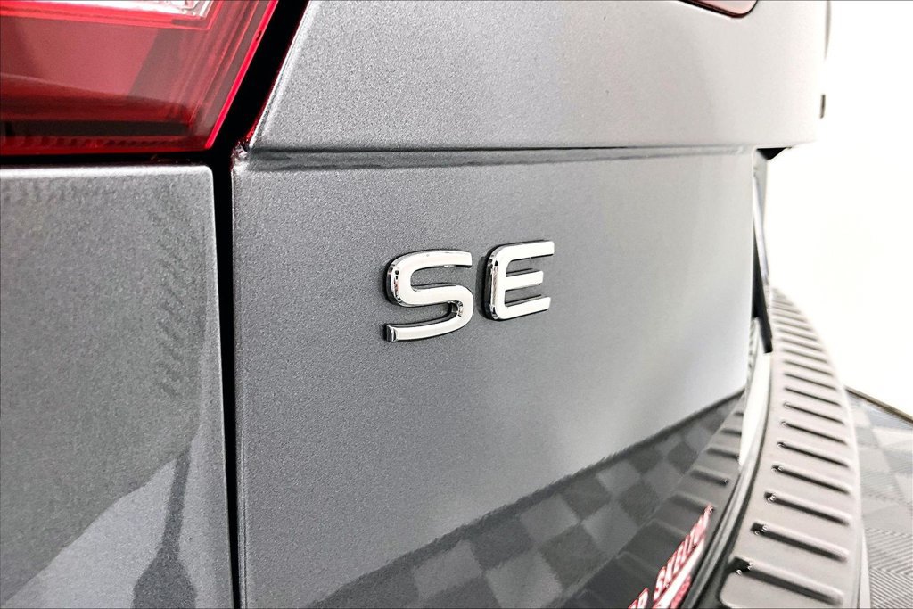 Used 2023 Volkswagen Tiguan SE R-Line FWD image 14