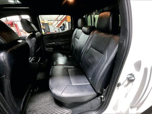 Used 2023 Toyota Tacoma TRD Off-Road image 19