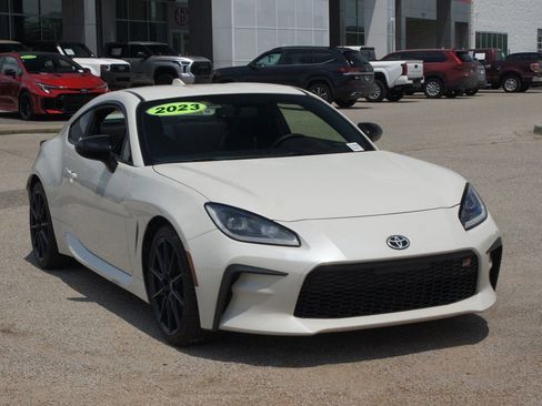 Used 2023 Toyota GR86 Premium w/ ALL Weather Mat Package (TMS) RWD image 20