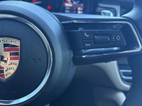 Certified 2025 Porsche Macan image 17