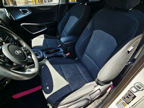 Used 2020 Kia Soul S FWD image 13