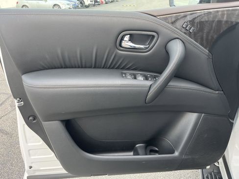 Used 2024 Nissan Armada Platinum w/ Captain's Chairs Package image 10